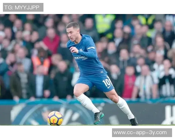 阿扎尔重返斯坦福桥分享照片感慨回家感觉真好