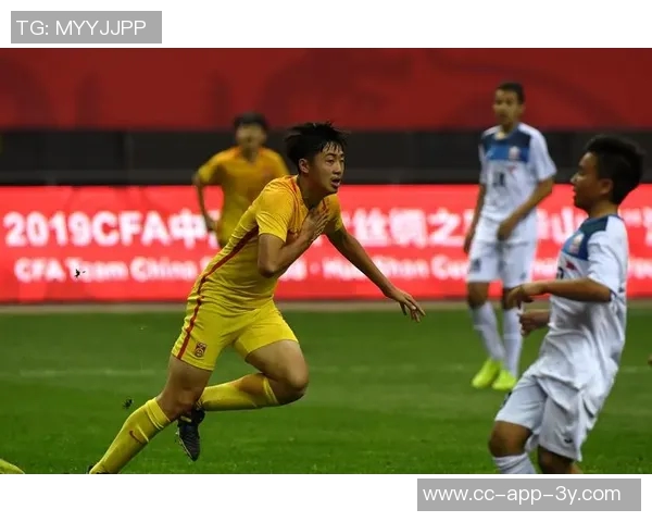 恭贺彭啸荣获中乙年度最佳青年球员愿他在足球之路上不断进步与成长