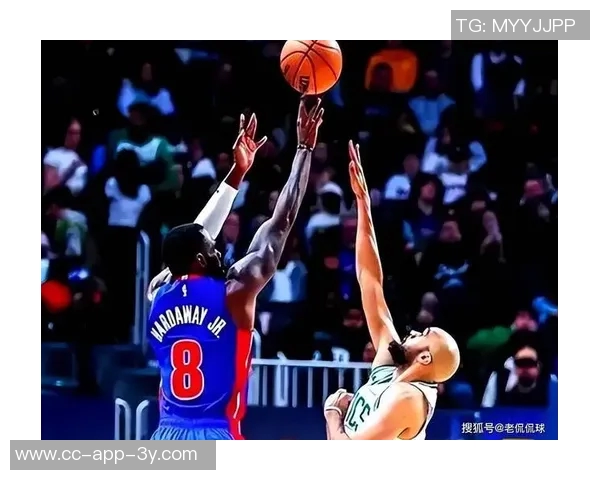 快船半场落后绿军8分小卡表现平平科林斯和怀特联手发力助球队争胜